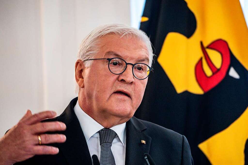 Bundespräsident Steinmeier stimmt Deutschland auf "raue Jahre" ein