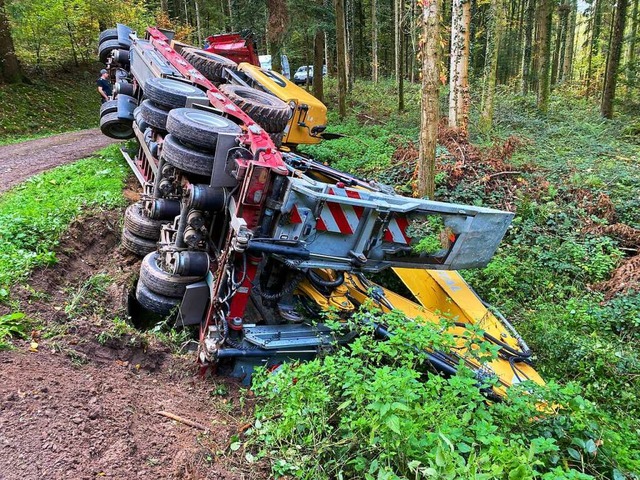 Der umgekippte Anhnger  | Foto: Einsatz-Report 24