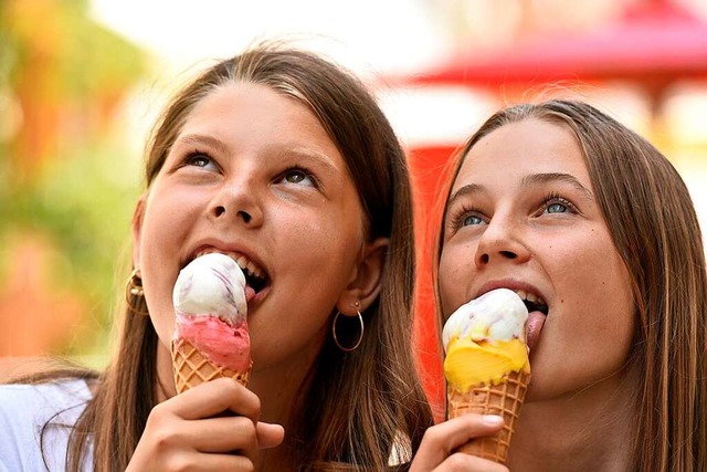 Die Eisdielen haben in diesen Tagen noch einmal ordentlich was zu tun.  | Foto: Thomas Kunz