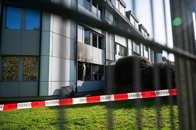 Unbekannte verbten am frhen Freitagm...uf geplante Asylunterkunft in Bautzen.  | Foto: Paul Glaser (dpa)