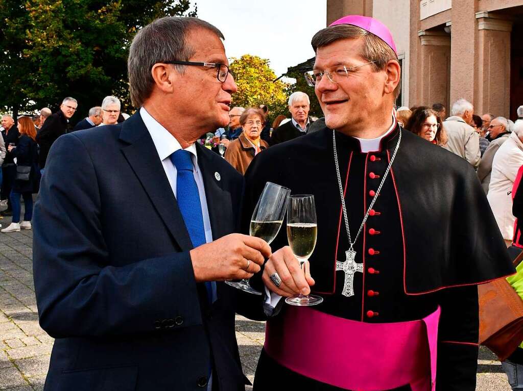 Erzbischof Stephan Burger beim Apro nach dem Festgottesdienst und dem Gesprch mit Oberbrgermeister Klaus Eberhardt.