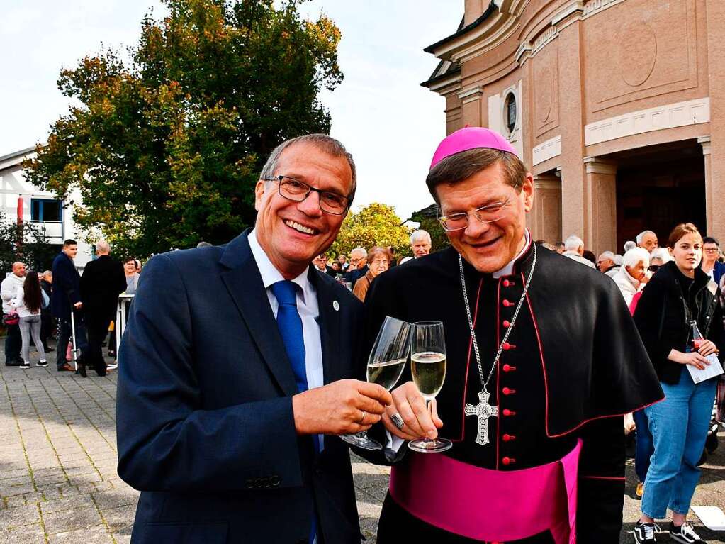 Erzbischof Stephan Burger beim Apro nach dem Festgottesdienst und dem Gesprch mit Oberbrgermeister Klaus Eberhardt.