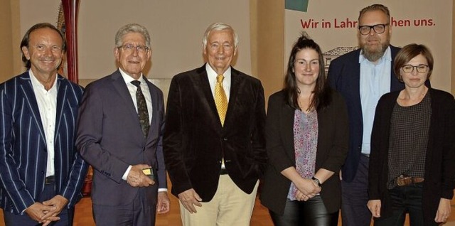 Uwe Birk von der Deutschen Bauwert, Wo... Ell,   Elterninitiative (von links).   | Foto: Wolfgang Beck