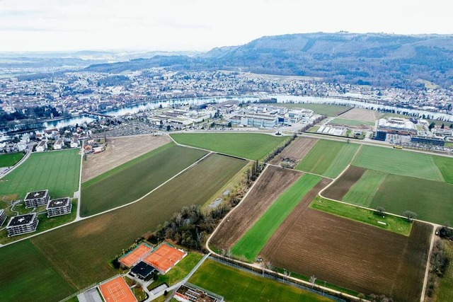 Auf dem Sisslerfeld im Aargau unmittel...u 10 000 neue Arbeitspltze entstehen.  | Foto: Valentin Hehli