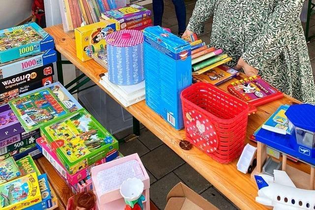 Beim Quartiersflohmarkt in Ettenheim gab’s allerhand von Kinderkleidern bis Werkzeug