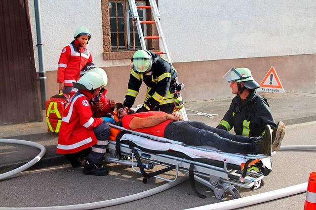 Die Schwanauer Einsatzkrfte probten den Ernstfall.  | Foto: Reiner Beschorner