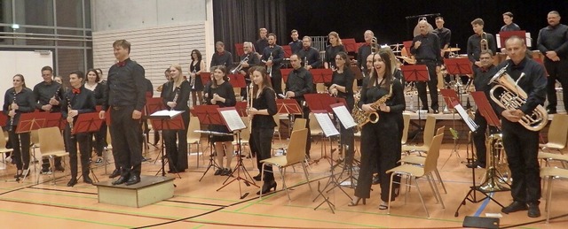 Das Verbandsblasorchester Kaiserstuhl-...er Mhlinhalle ein virtuoses Konzert.   | Foto: Bianca Flier