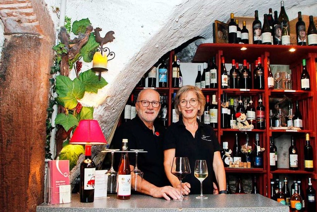 Gabriele Hpfinger und Manfred Piek im Gewlbekeller ihres Bistros in Seelbach  | Foto: Heidi Fel