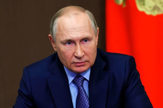 Aus Angst vor Putins Krieg sind viele Russen im eigenen Land untergetaucht.  | Foto: MIKHAIL METZEL (AFP)