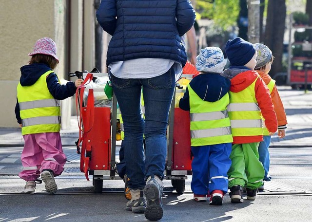 Um den Bedarf an Betreuungspltzen ger...s um zwei Kinder erhht werden knnen.  | Foto: Peter Kneffel (dpa)