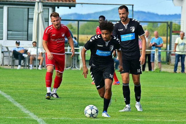 Zwei der starken Hausener Zugnge: Issa Boye (18) und Mario Kaltenmark  | Foto: Daniel Thoma