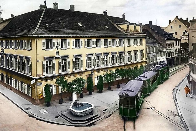 Am Brunnen vor dem &#8222;Hirschen&#82... fuhr  die Tram in die Turmstrae ein.  | Foto: Historische Postkarte/Tscheulin