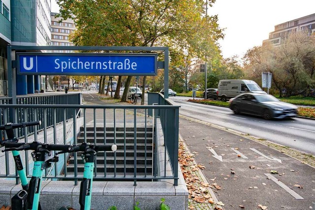 Der Unfallort unweit der U-Bahnstation Spichernstrae  | Foto: Paul Zinken (dpa)