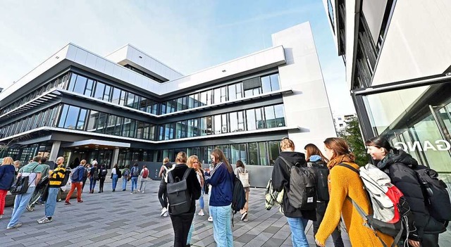 Barrierefreier Haupteingang der Evangelischen Fachhochschule Freiburg  | Foto: Michael Bamberger