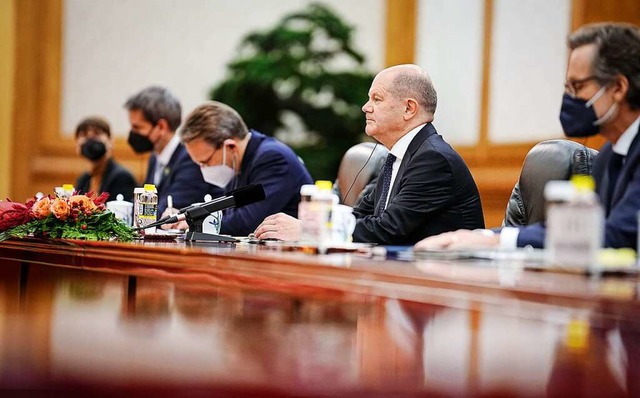 Sein Besuch in China war mehr als ein ...ischer Floskeln: Olaf Scholz in Peking  | Foto: Kay Nietfeld (dpa)