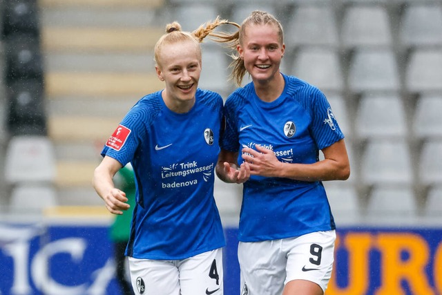 Torjubel bei Janina Minge (rechts, mit...nach ihrem Tor zum 2:0 gegen SGS Essen  | Foto: IMAGO/BEAUTIFUL SPORTS/G. Hubbs