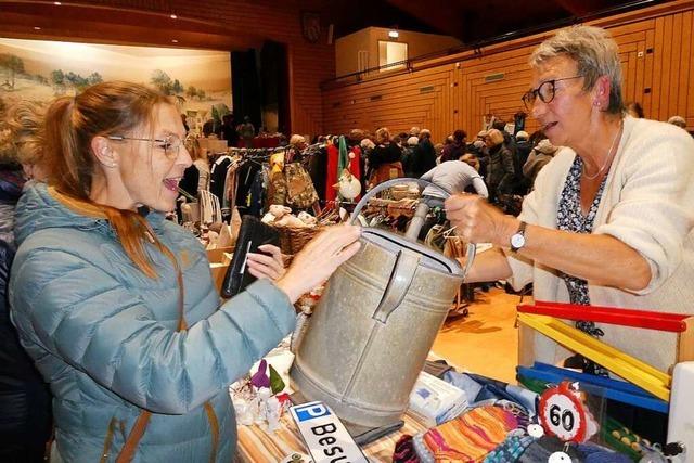 Beim Lffinger Nachtflohmarkt gibt es Fund- und Sammlerstcke