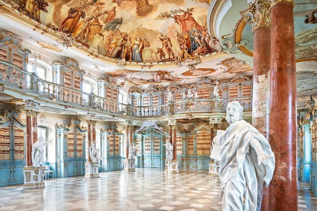 Rokoko-Juwel: der Bibliothekssaal im Kloster Schussenried  | Foto: Staatliche Schlösser und Gärten Baden-Württemberg, Günther Bayerl