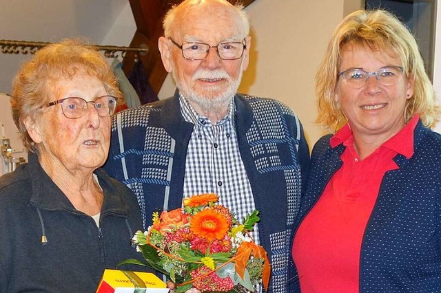 Geehrt wurden fr langjhrige Mitglied...echts die Vorsitzende  Ina Pietschmann  | Foto: Gudrun Gehr