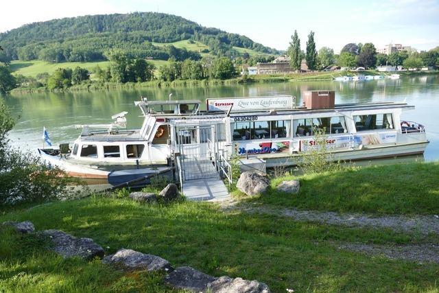 Schifffahrt auf dem Rhein bei Laufenburg