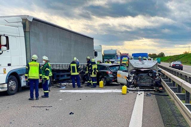 Nach schwerem Unfall bei Krzell war die A5 Richtung Offenburg gesperrt