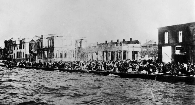14. September 1922: Tausende griechisc...ie nach Griechenland evakuiert werden.  | Foto: Courtesy Everett Collection via www.imago-images.de