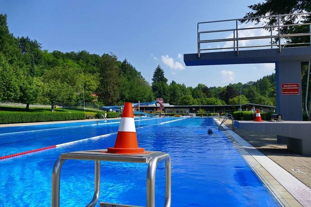 Im Freibad Kandern stehen umfangreiche Sanierungen an (Archivbild).  | Foto: Ulrich Senf