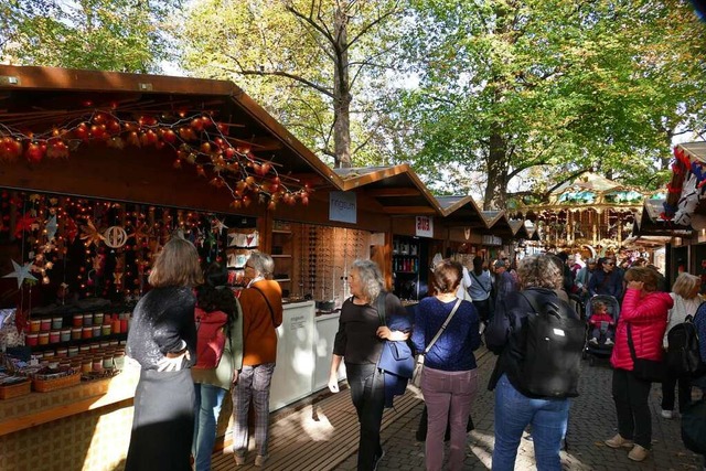 Vor allem das gute Wetter zieht viele Messebesucher an.  | Foto: Sophia Kaiser