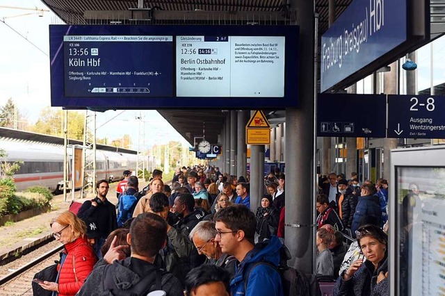 Auch am Freiburger Hauptbahnhof war am... ICE-Zge aus Richtung Sden wendeten.  | Foto: Thomas Kunz