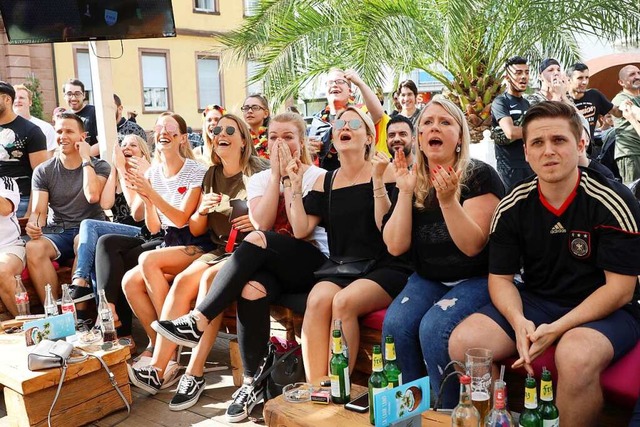 Public-Viewing-Stimmung im Freien wie ...ei der WM in zwei Wochen nicht geben.   | Foto: Christoph Breithaupt