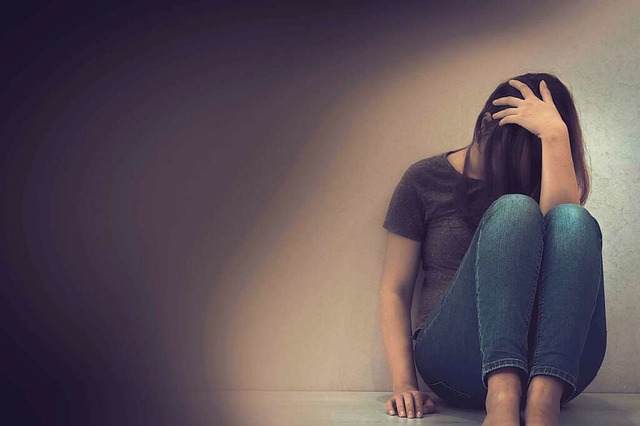 Opfer sexueller Ntigung leiden oft lange unter den Folgen (Symbolfoto).  | Foto: Yavdat (Stock.adobe.com)