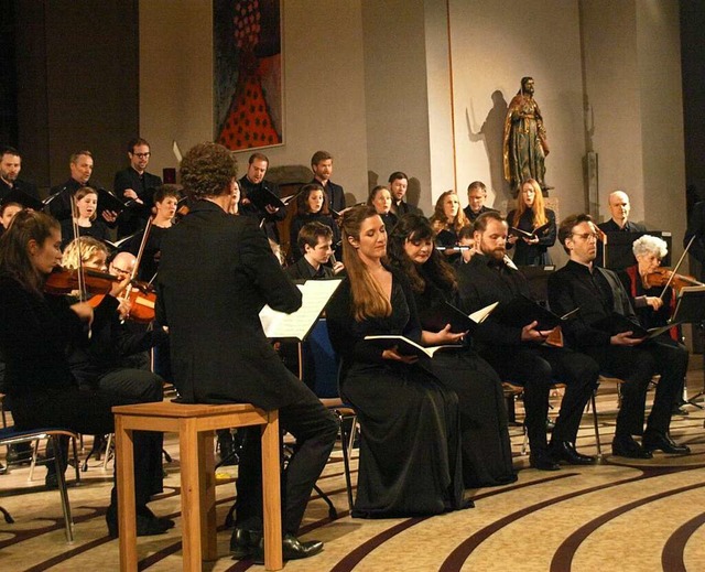 Das Konzert des Freiburger Barockorche...brechend volle Pfarrkirche in Grwihl.  | Foto: Karin Stckl-Steinebrunner