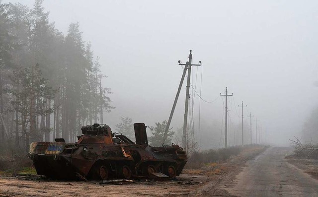 Unter dem Druck ukrainischer Gegenoffe...rten sdlichen Gebiets Cherson zurck.  | Foto: Andriy Andriyenko (dpa)