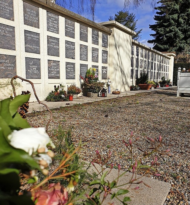 Urnennischenwand auf dem Friedhof Bad Krozingen  | Foto: Frank Schoch