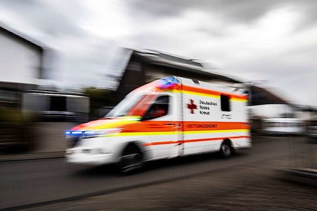 Innerhalb von zwlf Minuten mssen Rettungskrfte am Einsatzort sein.  | Foto: Boris Roessler (dpa)