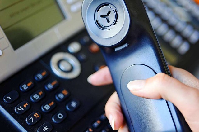 Am Telefon werden Verbrauchern manchmal Vertrge untergeschoben.  | Foto: Marc Mller