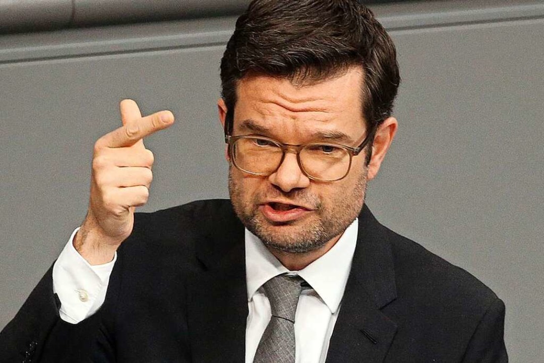 Justizminister Buschmann will handeln,...en Angriffe auf Kunstwerke vorzugehen.  | Foto: Wolfgang Kumm (dpa)