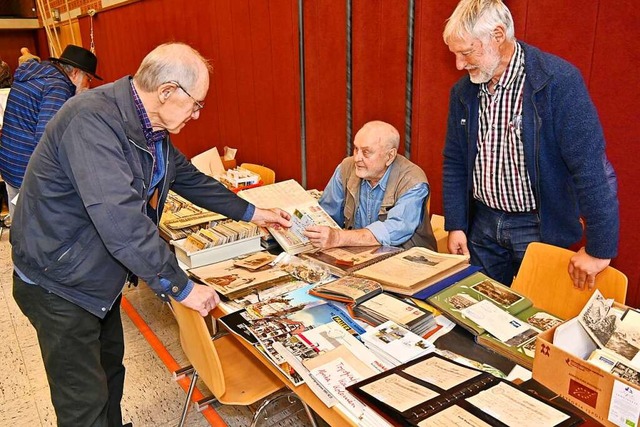 Nach der  Corona-Pause herrscht in der...ehle-Halle Hochbetrieb beim Tauschtag.  | Foto: Dieter Erggelet