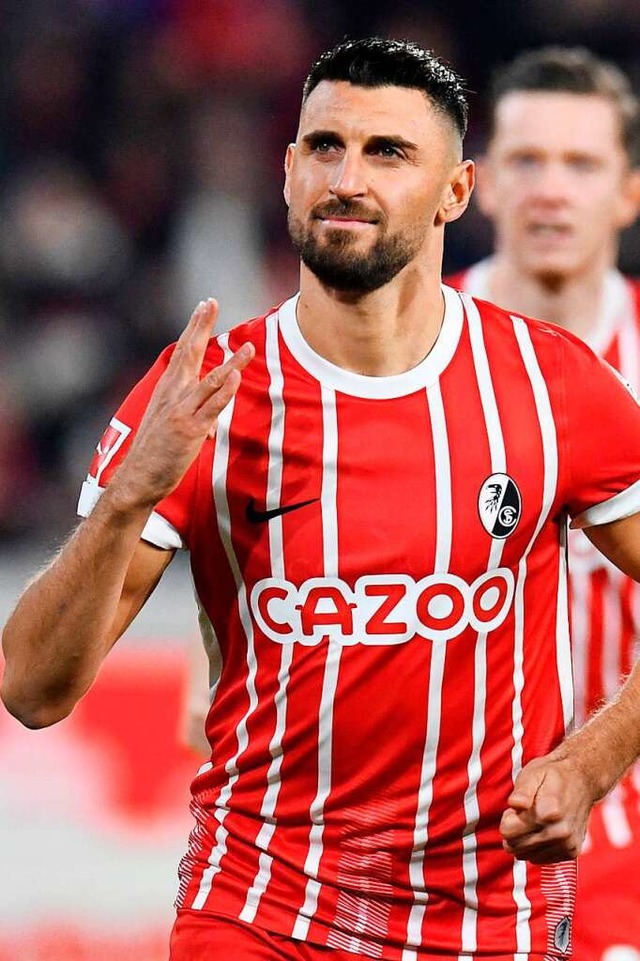 Der Mann des Abends, keine Frage, heit Vincenzo Grifo.  | Foto: THOMAS KIENZLE (AFP)