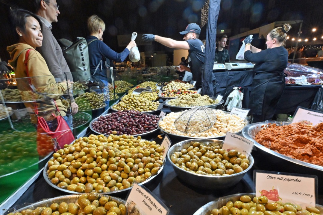Oliven und Antipasti aus dem Mittelmeerraum  | Foto: Michael Bamberger