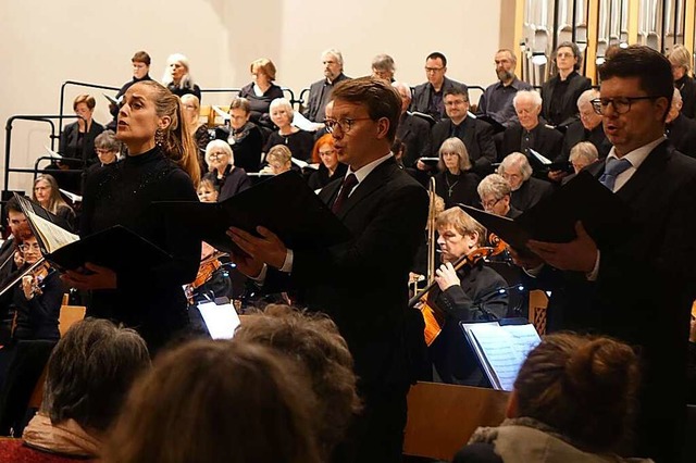 Die Kantorei Schopfheim und das Vokals...in der Auffhrung von Mozarts Requiem.  | Foto: Roswitha Frey
