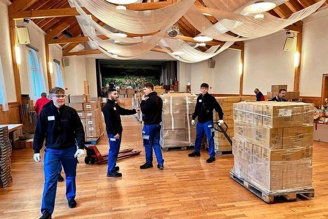 In Lenzkirch werden 650 Weihnachtspakete für schwer kranke Kinder gepackt