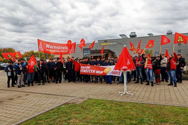 Rund 180 Beschftigte beteiligten sich...ntagmittag bei Adval Tech in Endingen.  | Foto: Martin Wendel