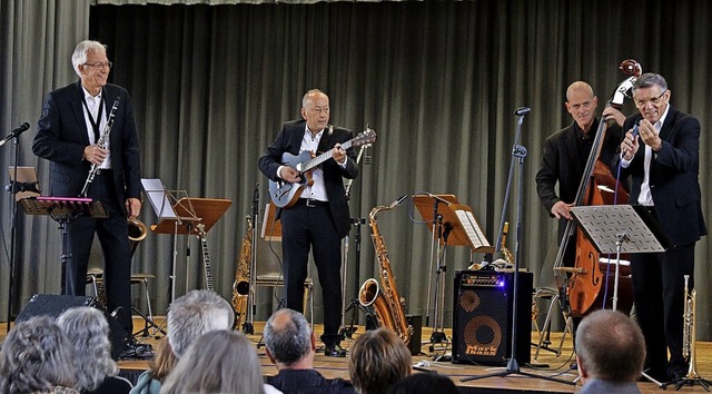Auch Helmut Dold und sein Dixiequartett spielen bei Ossy Fahrners Matinee.  | Foto: Heidi Fel