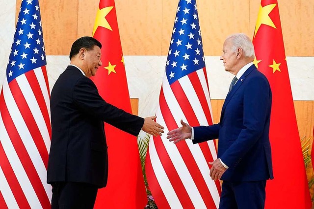 Handschlag auf Bali: Xi Jinping (links) und Joe Biden  | Foto: Alex Brandon (dpa)