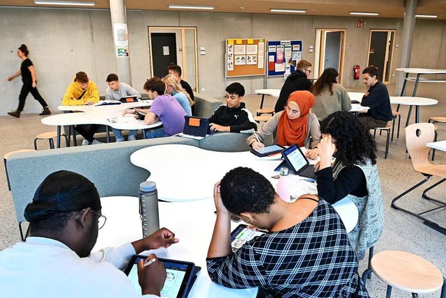 Im Neubau der Staudinger-Gesamtschule ...e Flche auerhalb der Klassenzimmer.   | Foto: Thomas Kunz