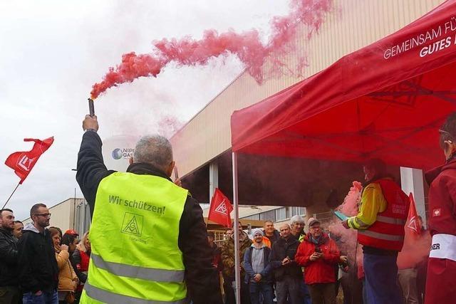 IG Metall versucht mit Warnstreik auf dem Schaeffler-Areal in Lahr Druck auszuben