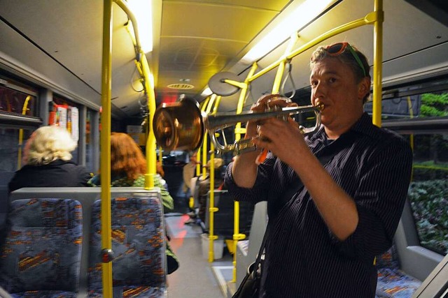 Auch bei der nchsten Kulturnacht Lrr...tbeitrge in den Shuttle-Bussen geben.  | Foto: Barbara Ruda