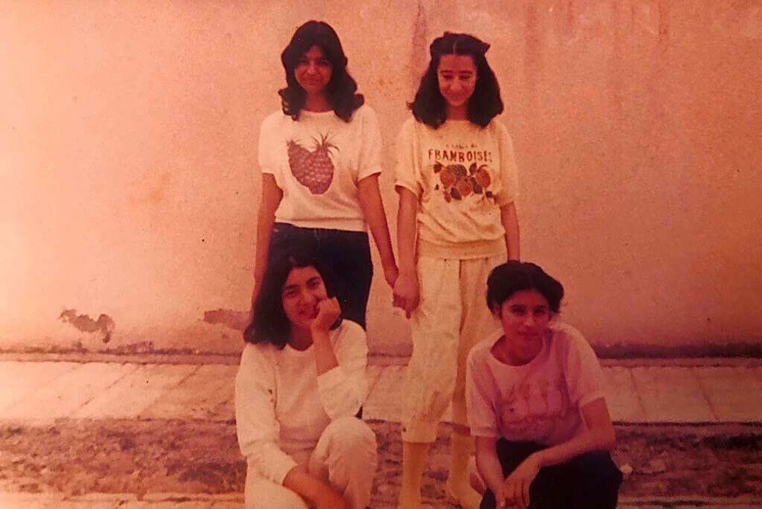 14-jährig mit Freundinnen zuhause in Teheran  | Foto: Atossa Beheschti