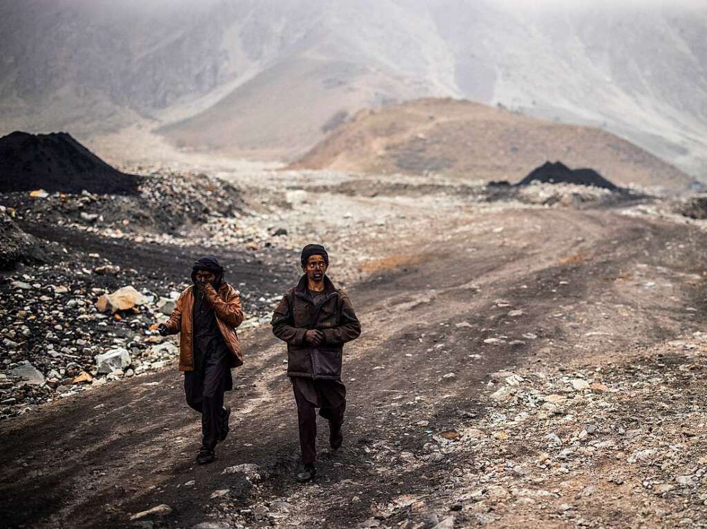 Die Arbeiten in einer informellen Kohlemine in Chinarak in der afghanischen Provinz Baghlan.